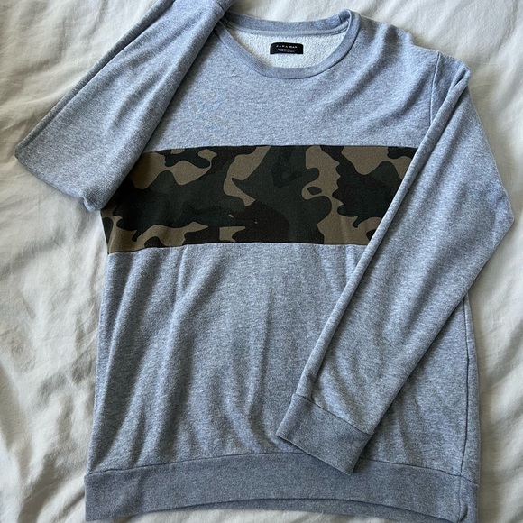 Zara Sweater - Picture 1 of 3